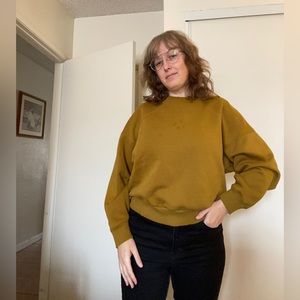 Everlane olive green fleece crew neck sweatshirt